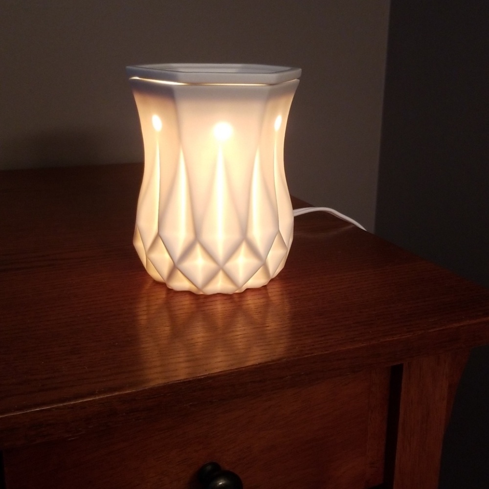 Alabaster Scentsy warmer